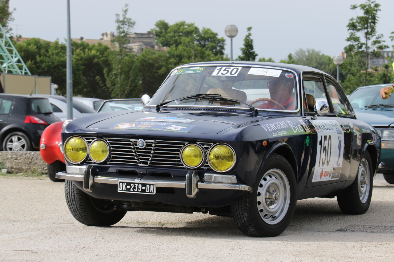 Alfa Romeo GTV 2000