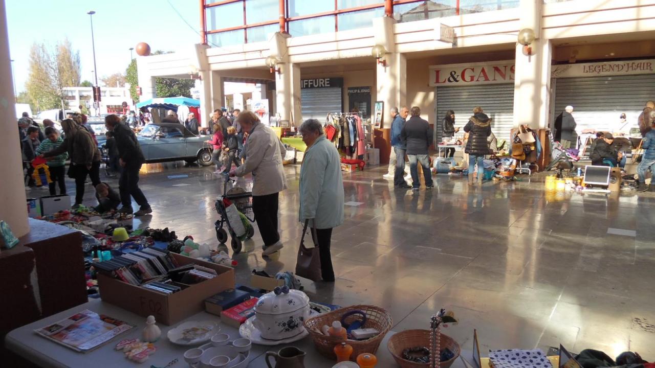 15 nov 2015 VIDE GRENIERS PONT DES 2 EAUX