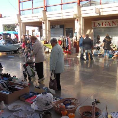 15 nov 2015 VIDE GRENIERS PONT DES 2 EAUX