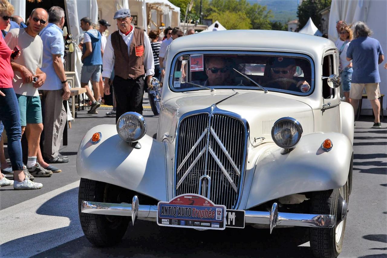 12 août: Antiqu'autos Isle sur la Sorgue