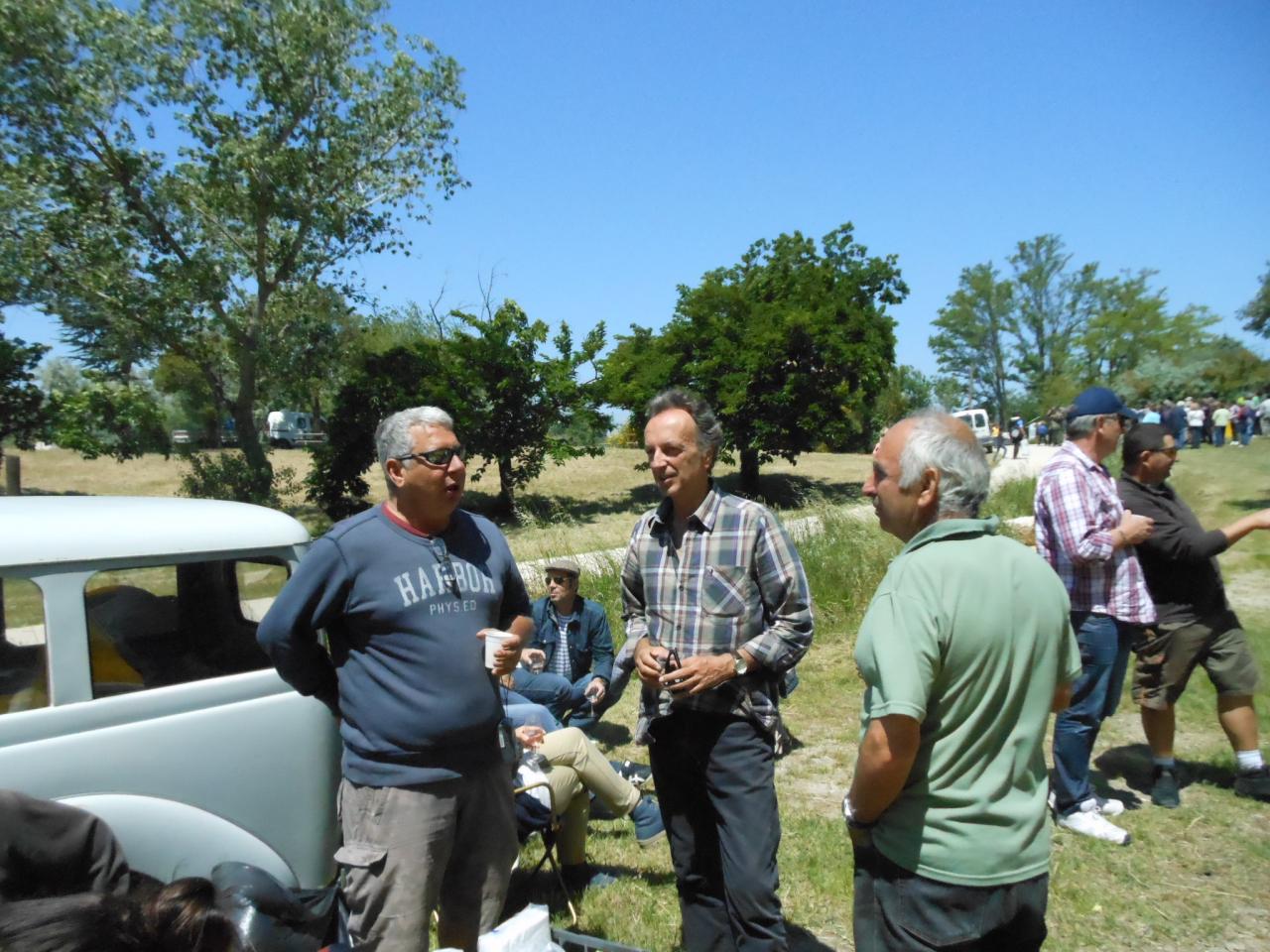 Lac: visite de Mr le maire de Vallabrégues