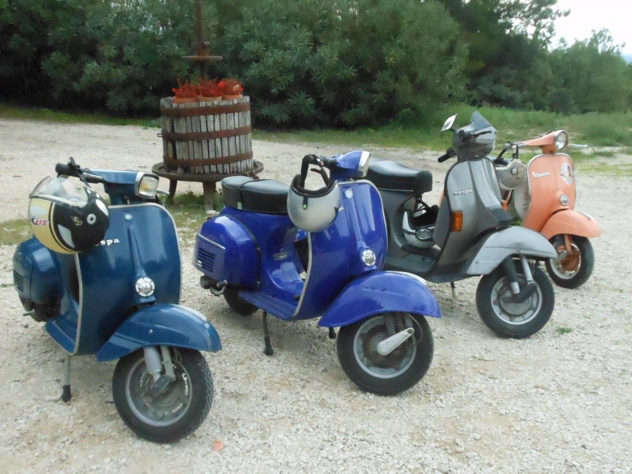 Les vendanges: les Vespa