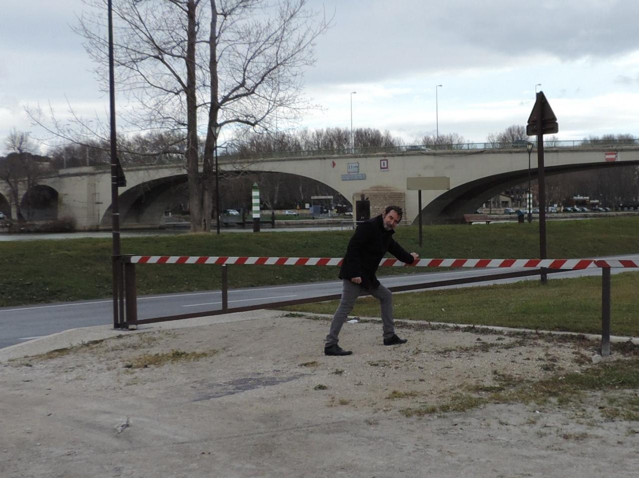 Henry:  gardien du parking