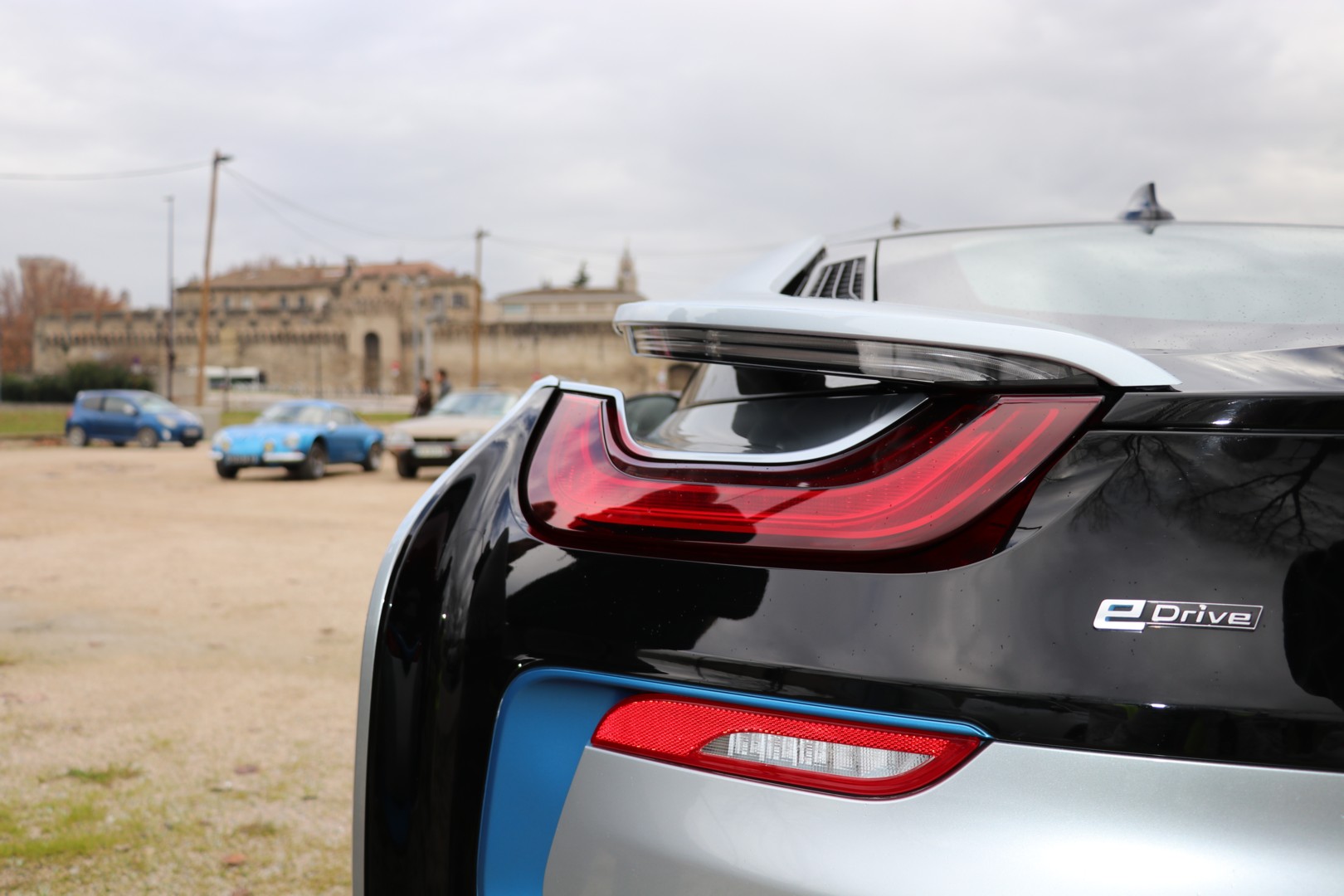 BMW I8