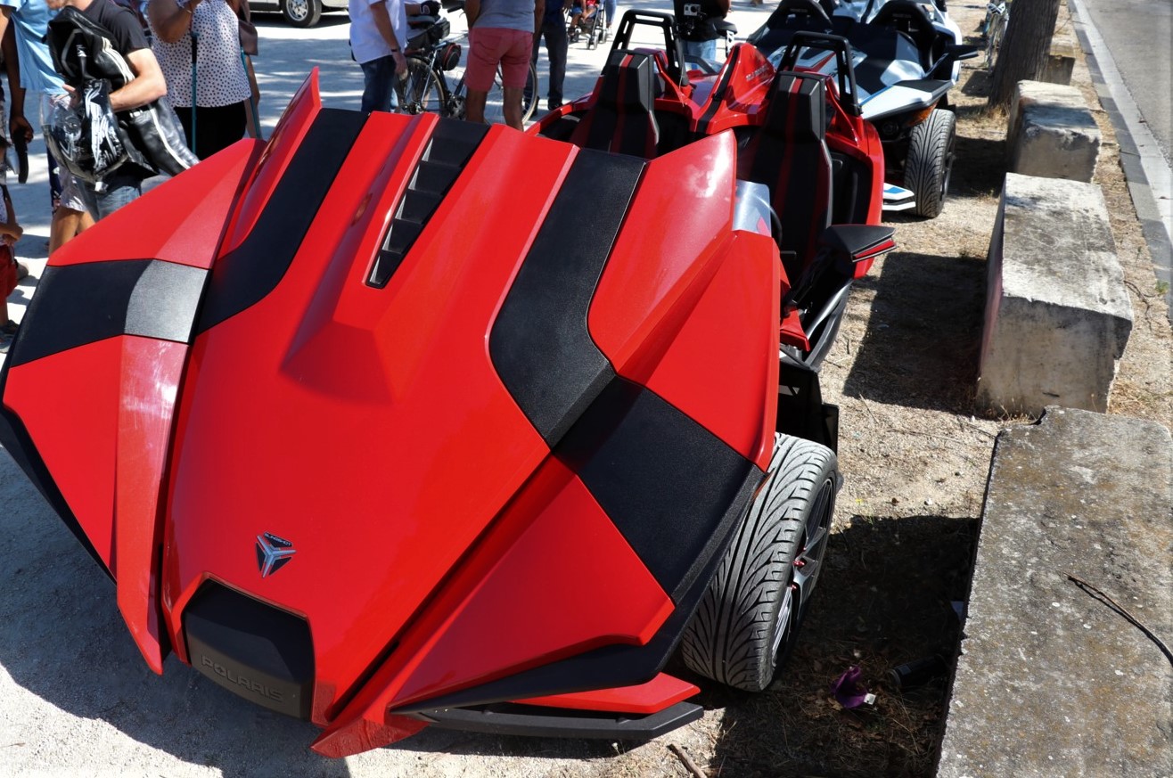 Polaris slingshot